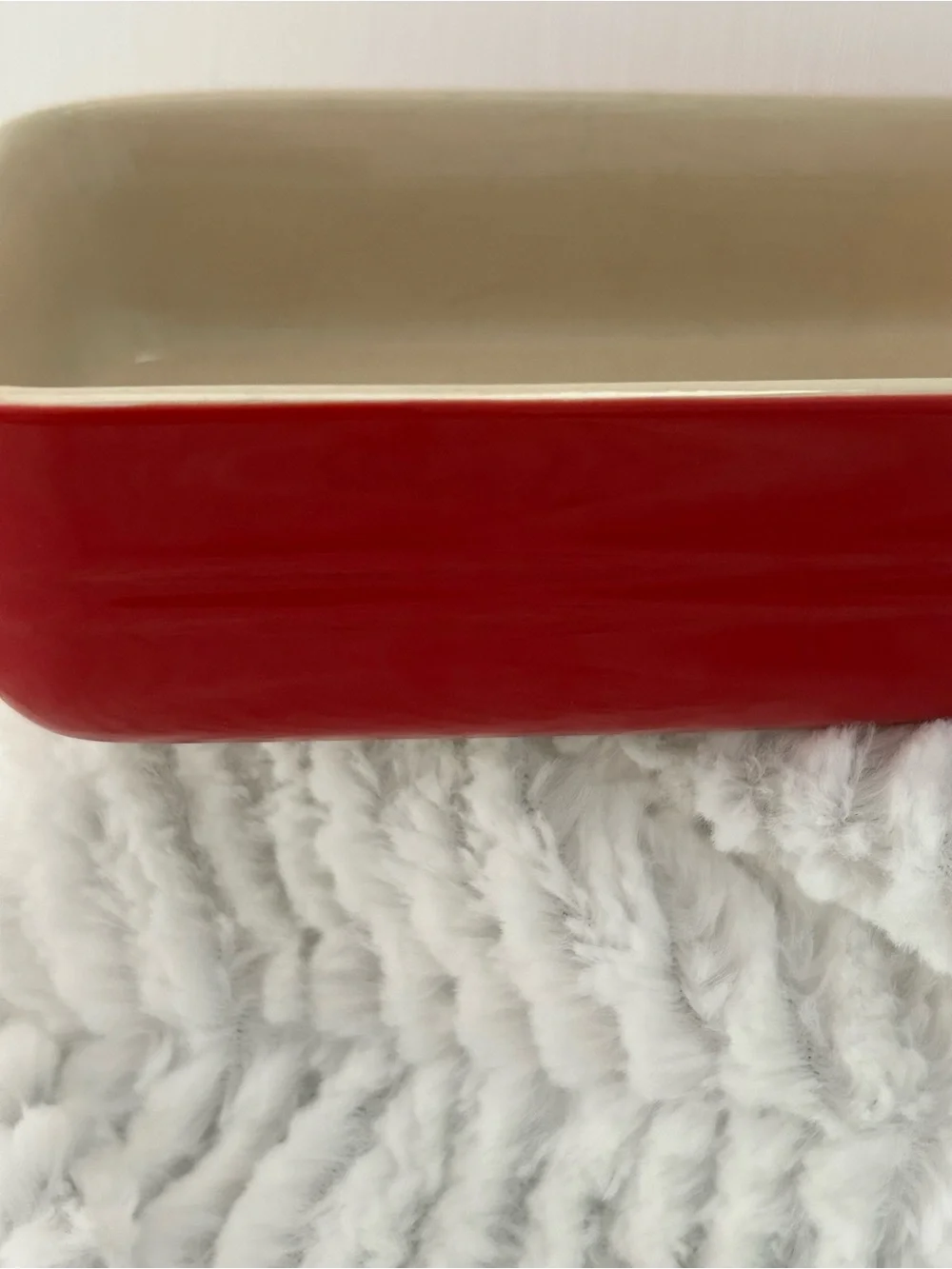 Le Creuset Cherry Red Rectangular Stoneware Baking Dish/Cream Interior 7”x5”